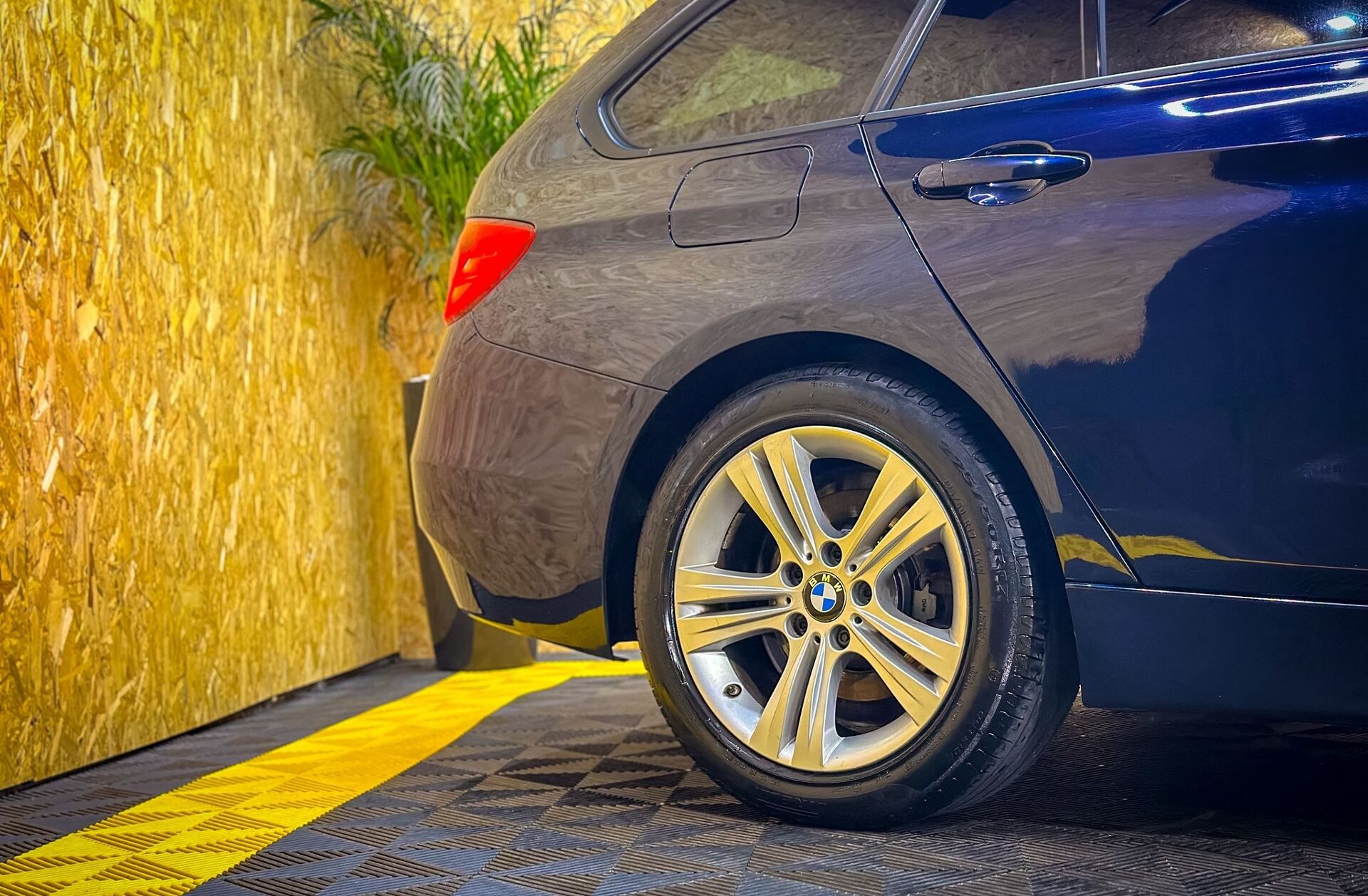 BMW Serie-3 318 d Touring Auto Line Sport