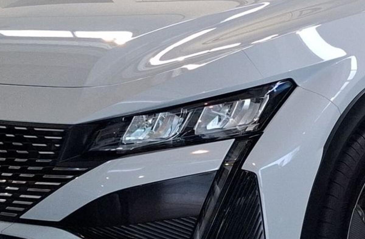 PEUGEOT 408 1.2 Hybrid Allure e-DCS6