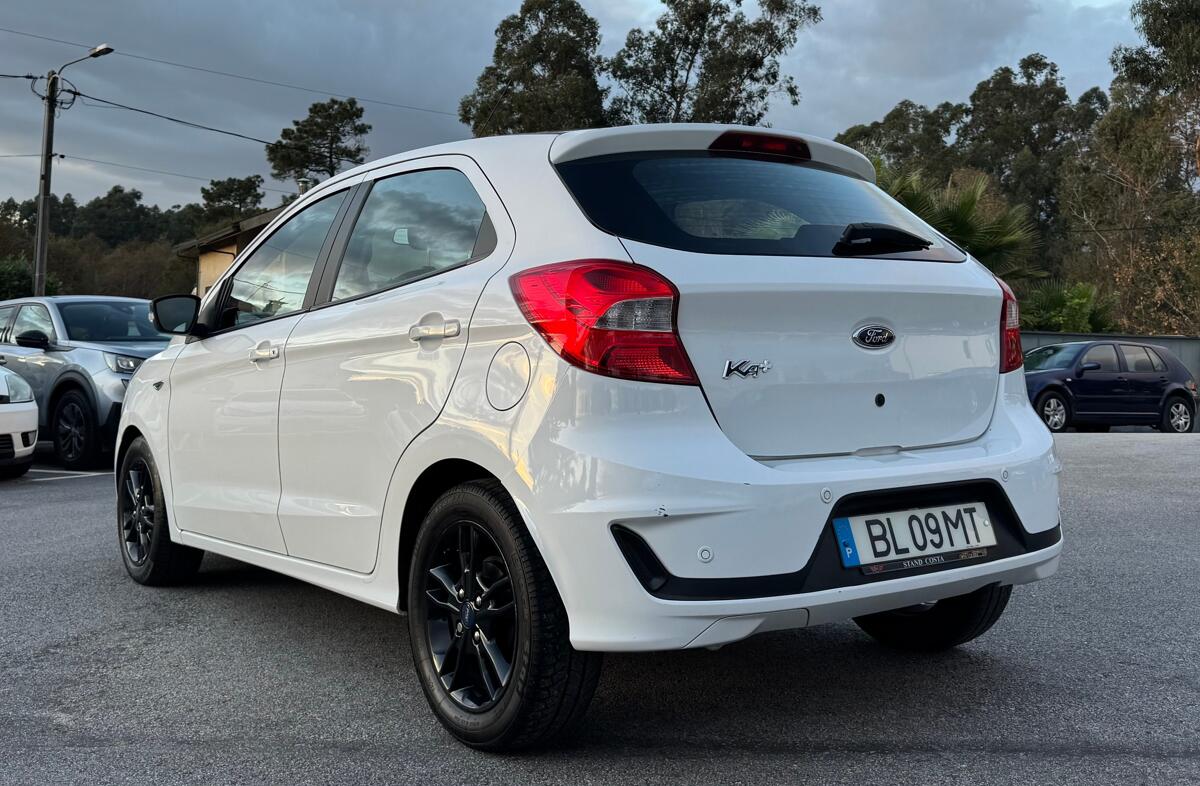 FORD Ka + 1.19 Ti-VCT Black & White Edition