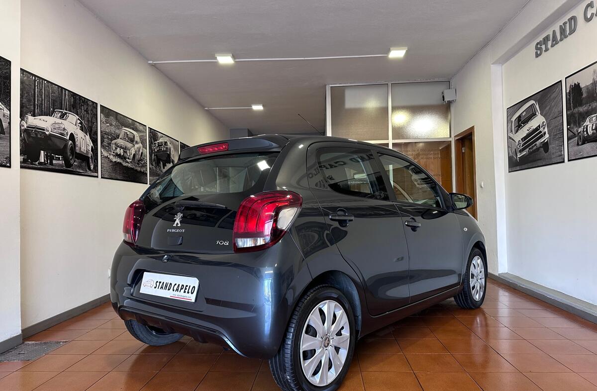 PEUGEOT 108 Top! 1.2 PureTech Allure