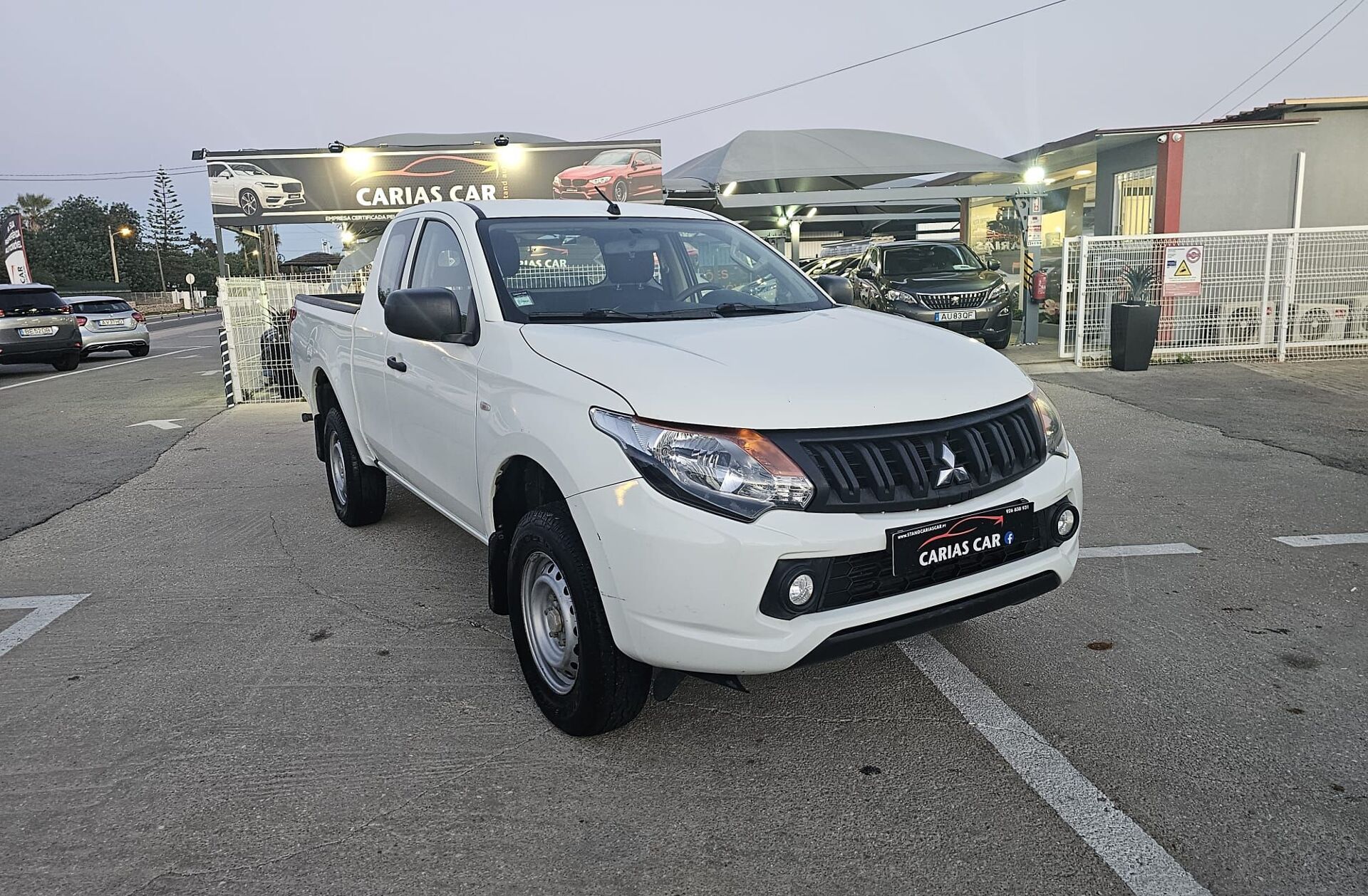 MITSUBISHI L 200 2.4 DI-D CD Invite 4WD