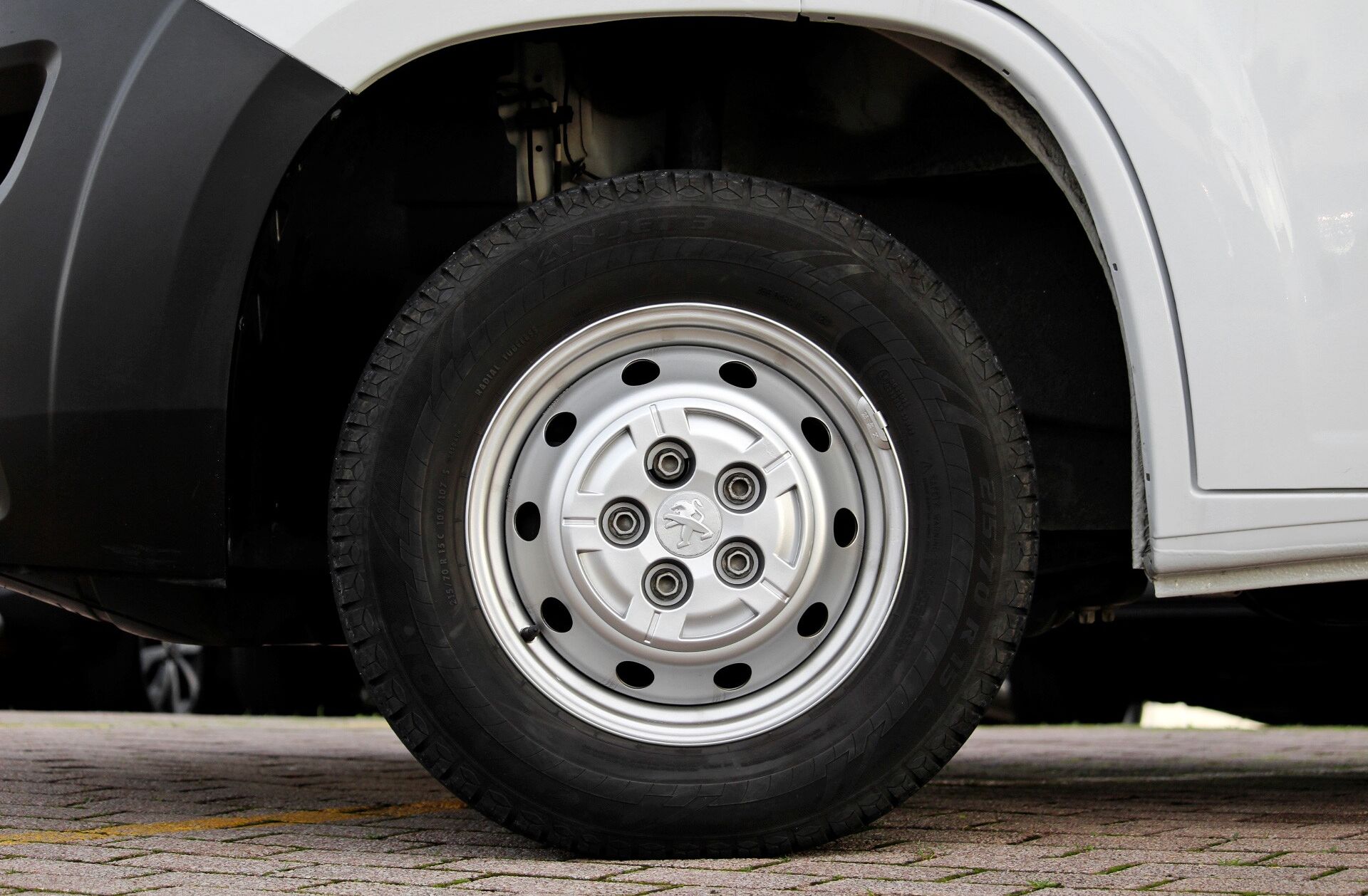 PEUGEOT Boxer 2.2 BlueHDi 333 L2 CD