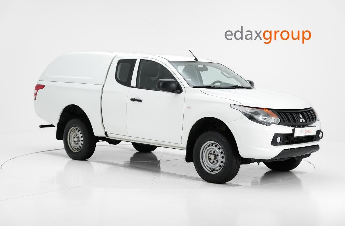 MITSUBISHI L 200 2.4 DI-D CD Invite 4WD