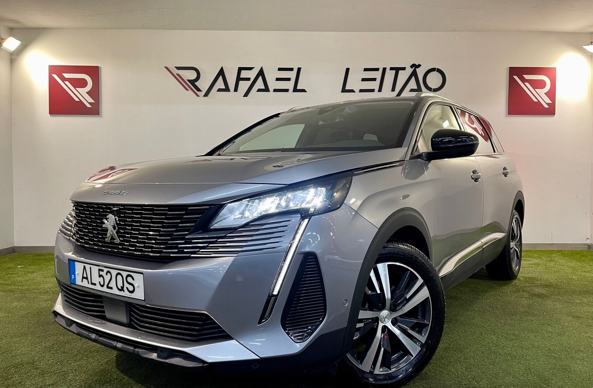 PEUGEOT 5008 1.5 BlueHDi Allure