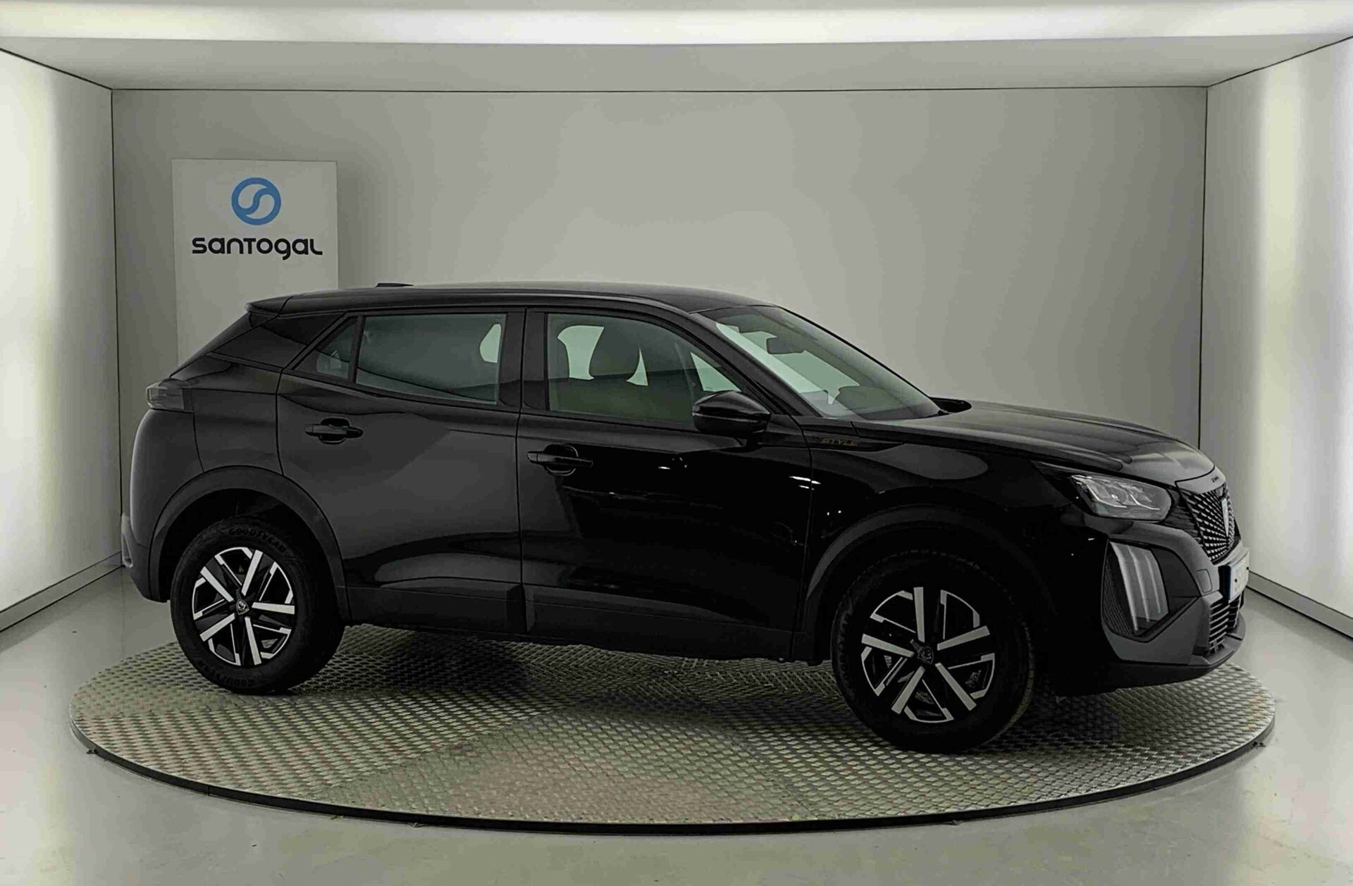 PEUGEOT 2008 1.2 PureTech Style