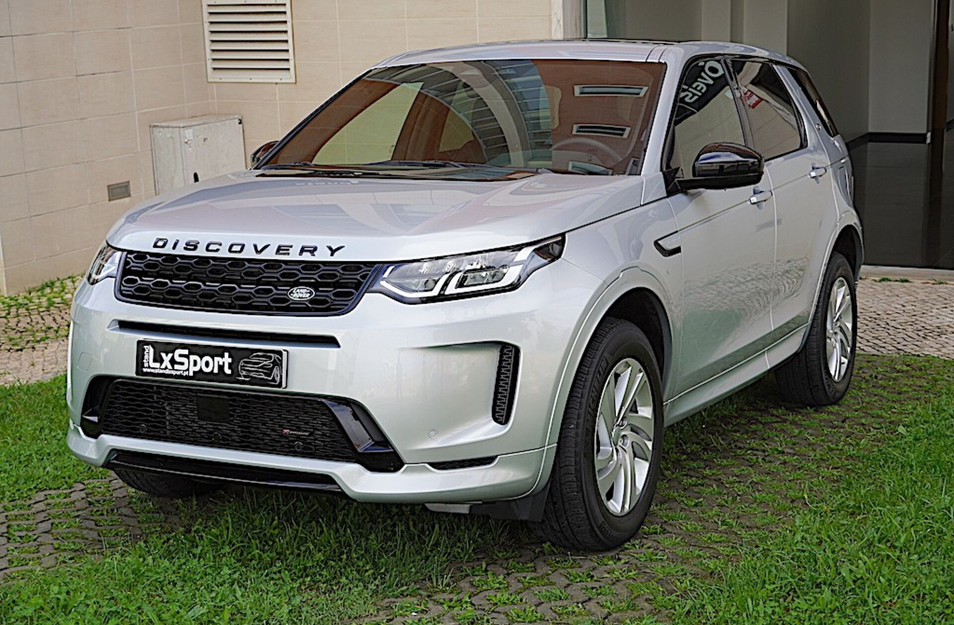 LAND ROVER Discovery S.1.5 I3 P300e AWD R-Dynamic S