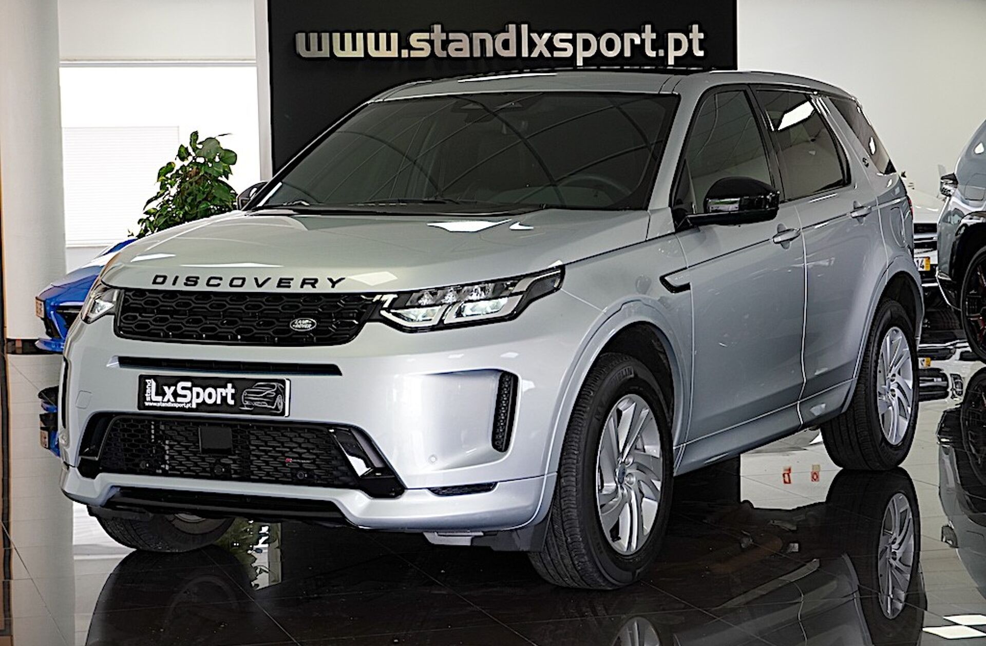 LAND ROVER Discovery S.1.5 I3 P300e AWD R-Dynamic S