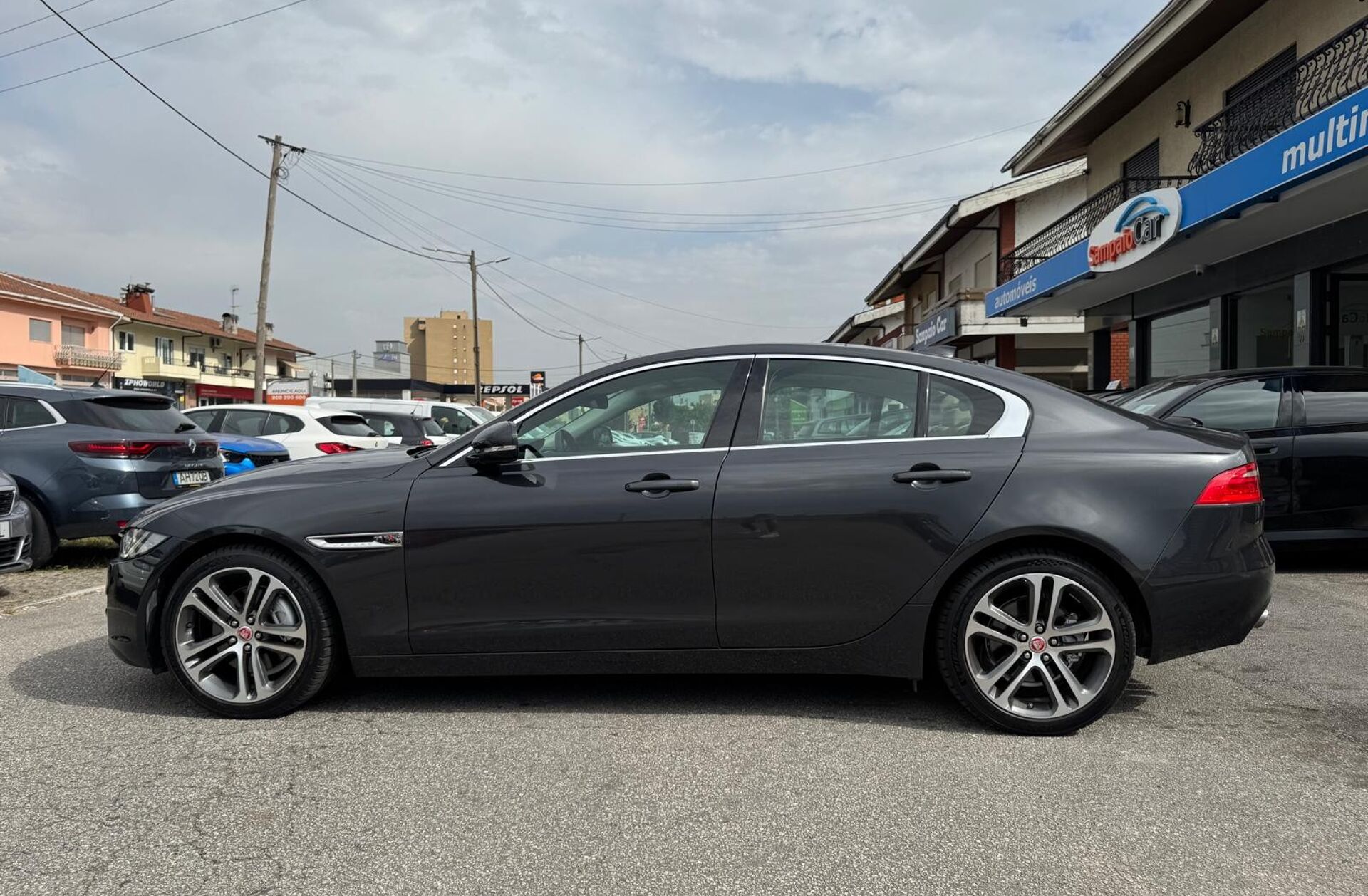 JAGUAR XE 2.0 D R-Sport Aut.