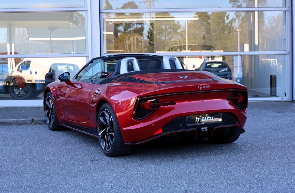 MG Cyberster 77 kWh GT