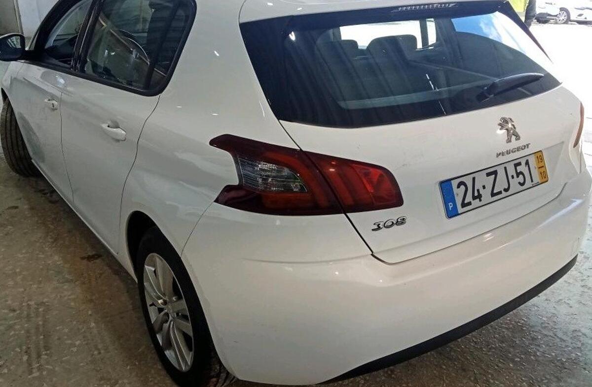PEUGEOT 308 1.5 BlueHDi Business Line