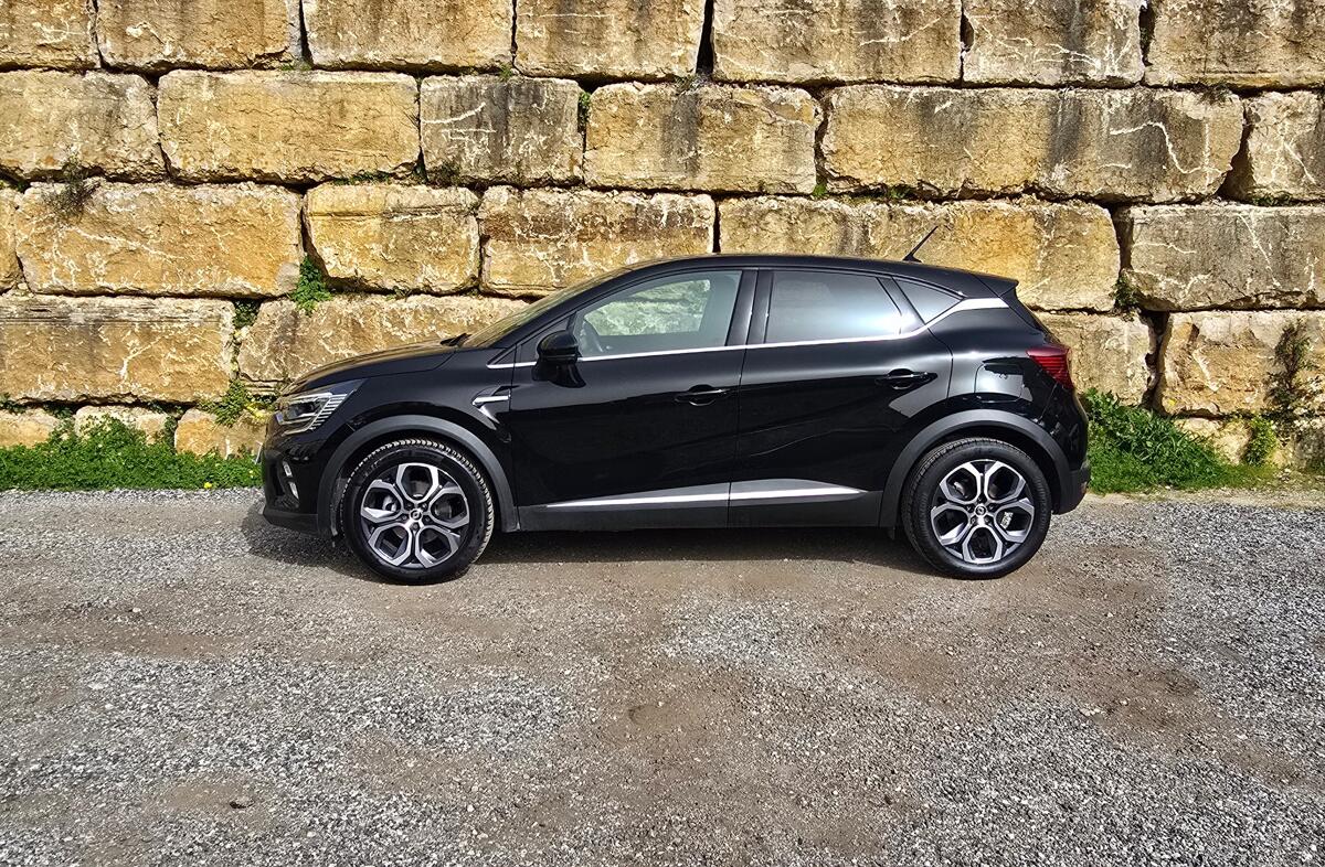 RENAULT Captur 1.6 E-Tech Plug-In Intens