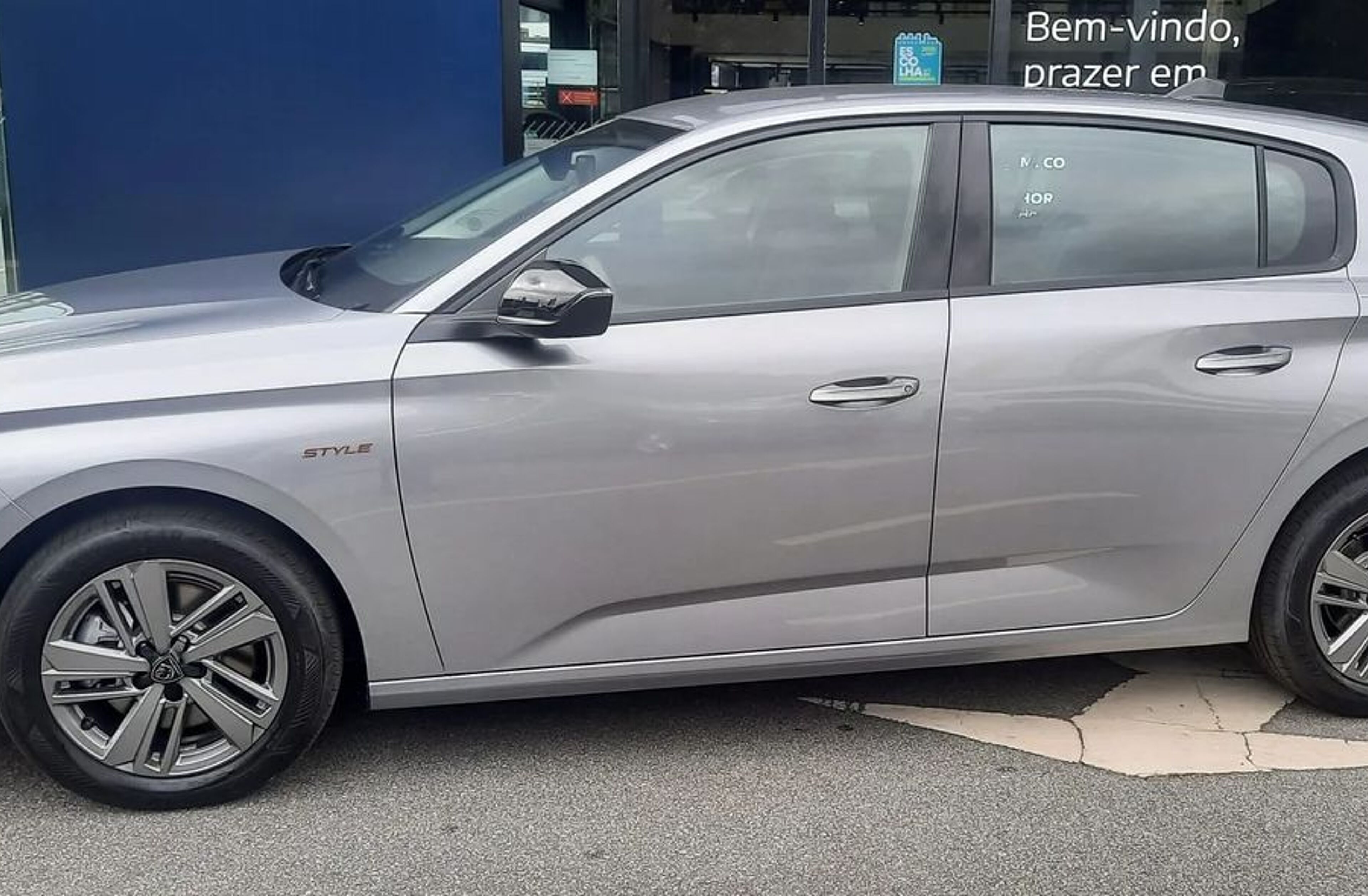 PEUGEOT 308 1.2 Hybrid Style e-DCS6