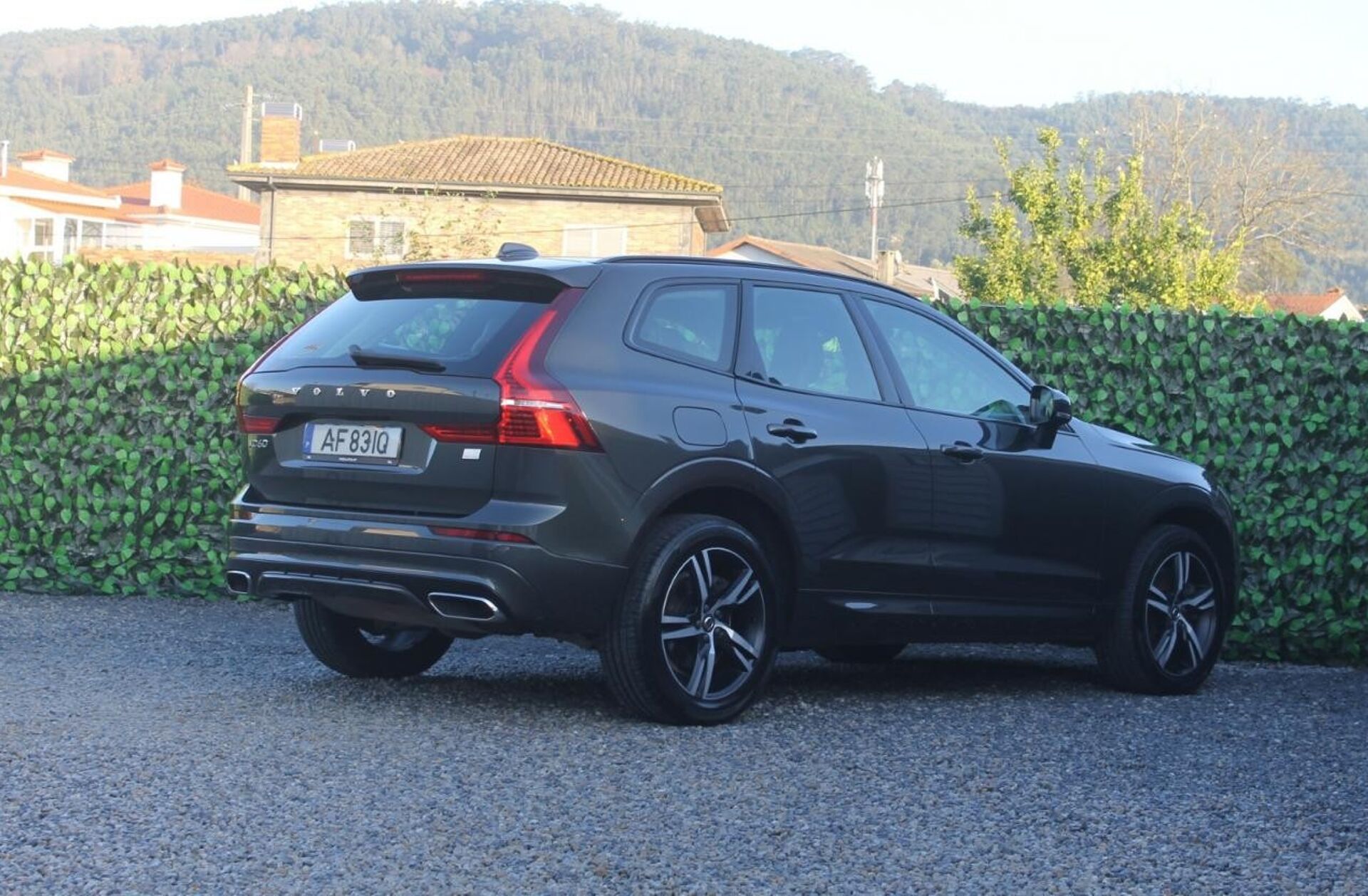 VOLVO XC60 2.0 T6 PHEV R-Design AWD