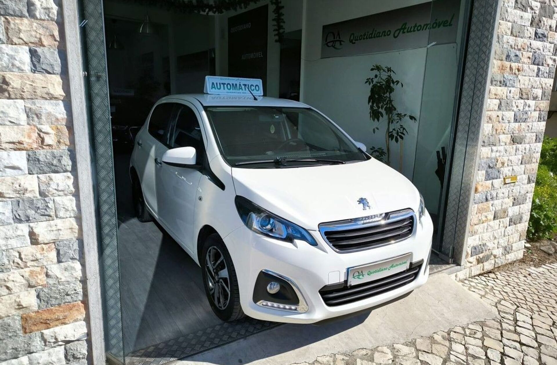 PEUGEOT 108 1.0 VTi Allure ETG5