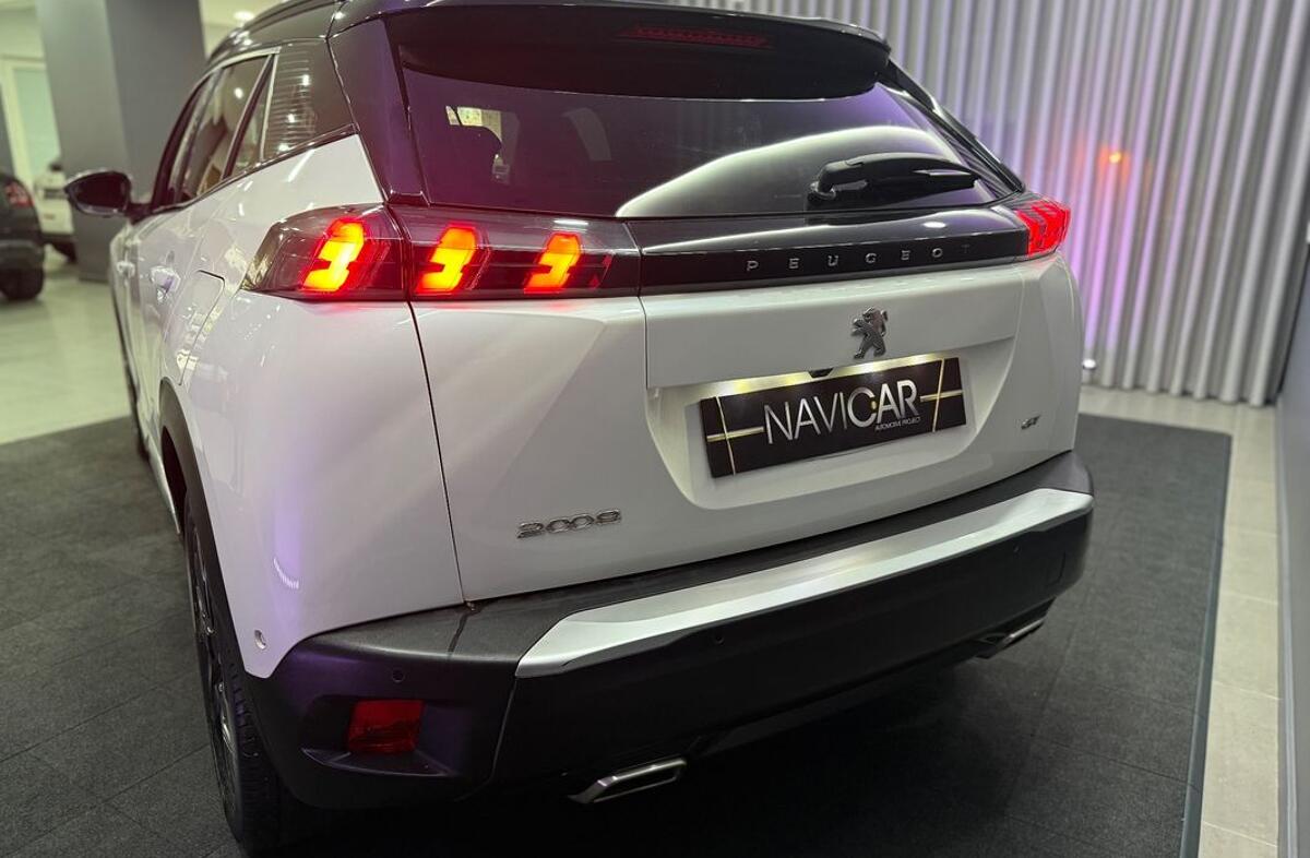 PEUGEOT 2008 1.2 PureTech GT Pack EAT8