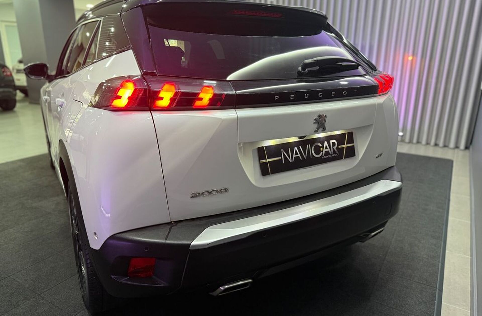 PEUGEOT 2008 1.2 PureTech GT Pack EAT8