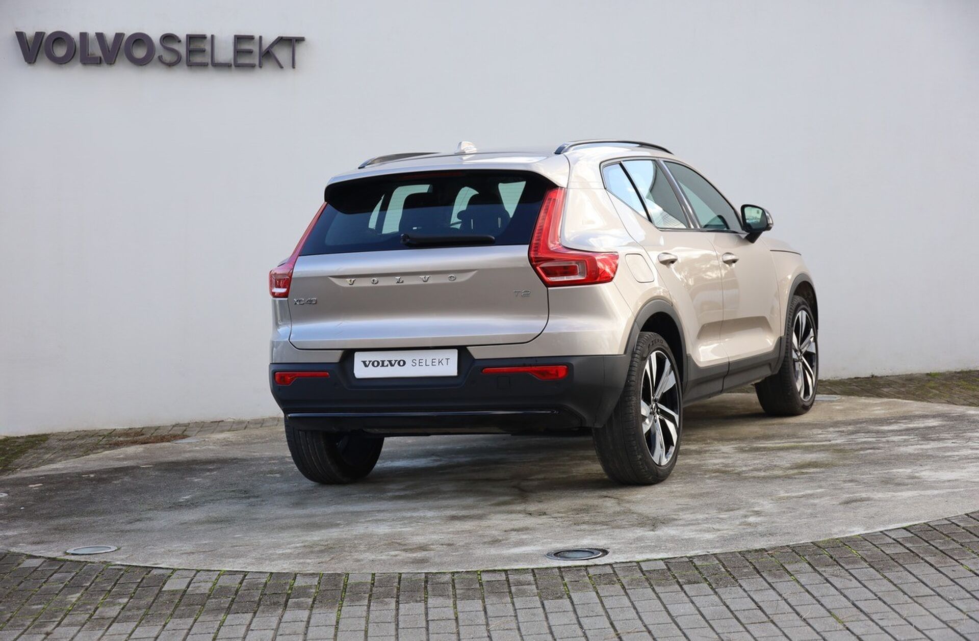 VOLVO XC40 1.5 T2 Plus Dark Auto