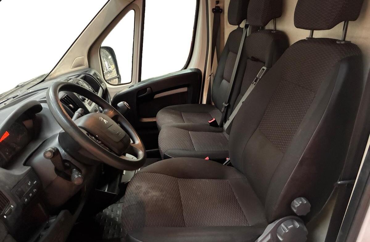 PEUGEOT Boxer 2.2 BlueHDi 335 L3H2 Premium