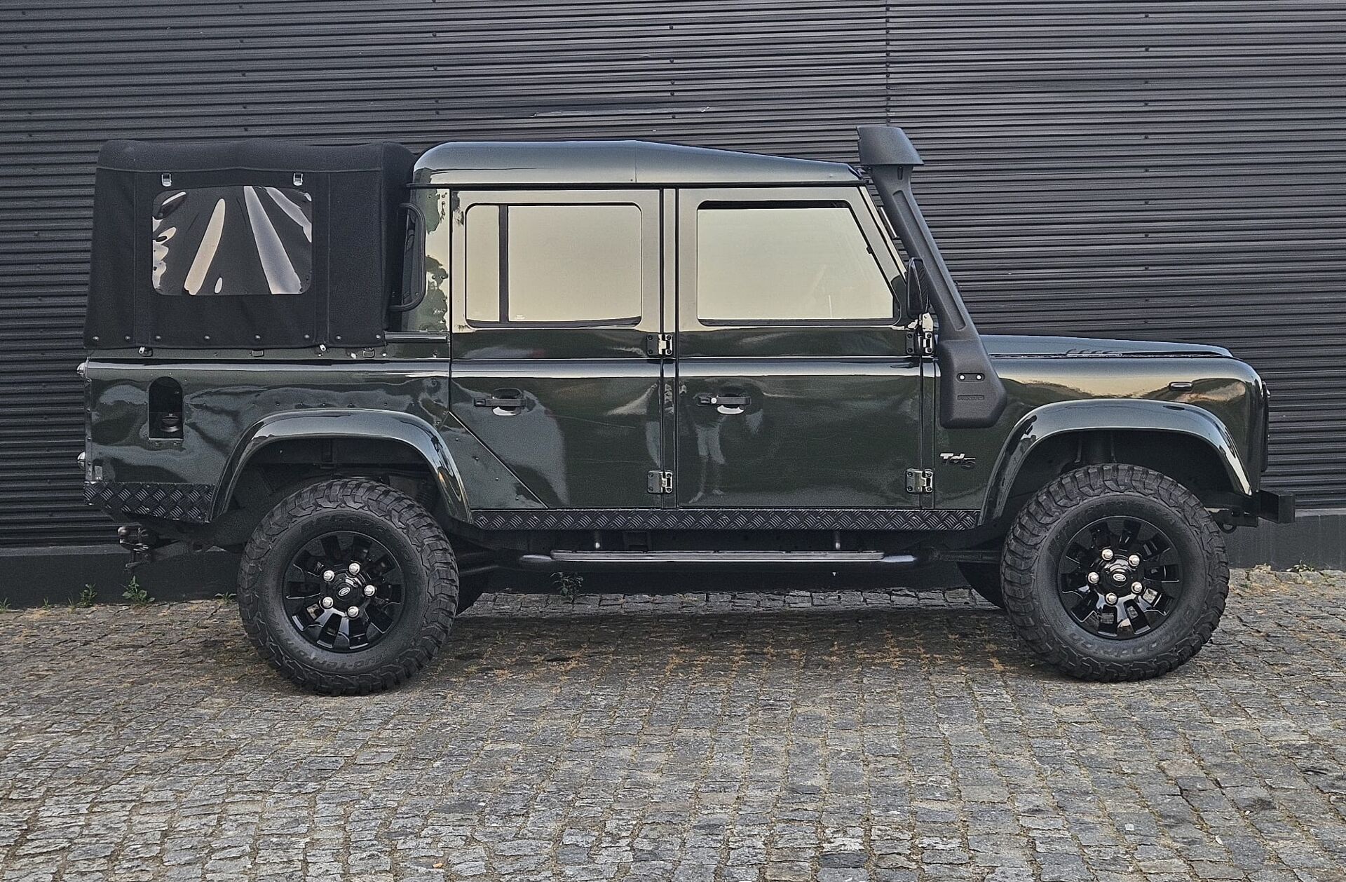 LAND ROVER Defender 110 2.5 Td5 CD SE