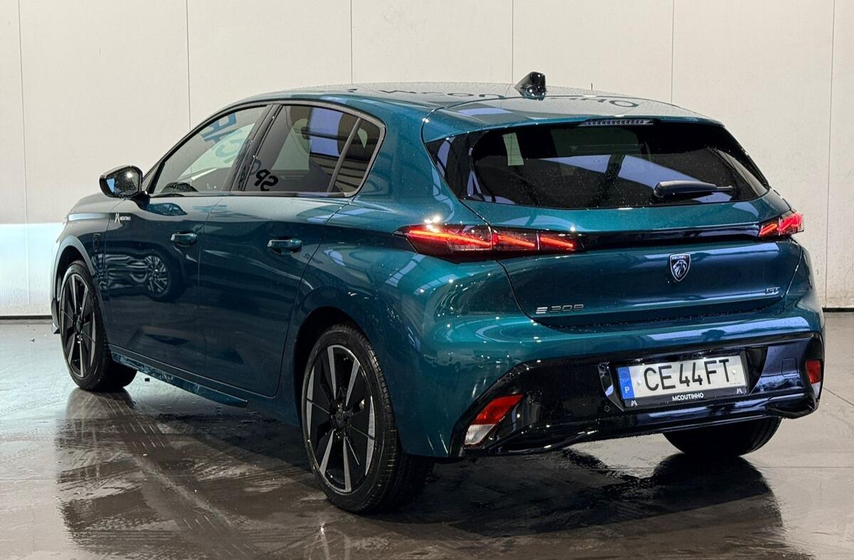 PEUGEOT 308 e- 54 kWh GT
