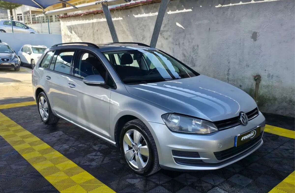 VOLKSWAGEN Golf 1.6 TDi Confortline