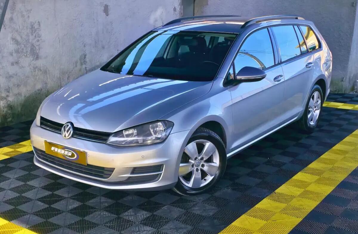 VOLKSWAGEN Golf 1.6 TDi Confortline