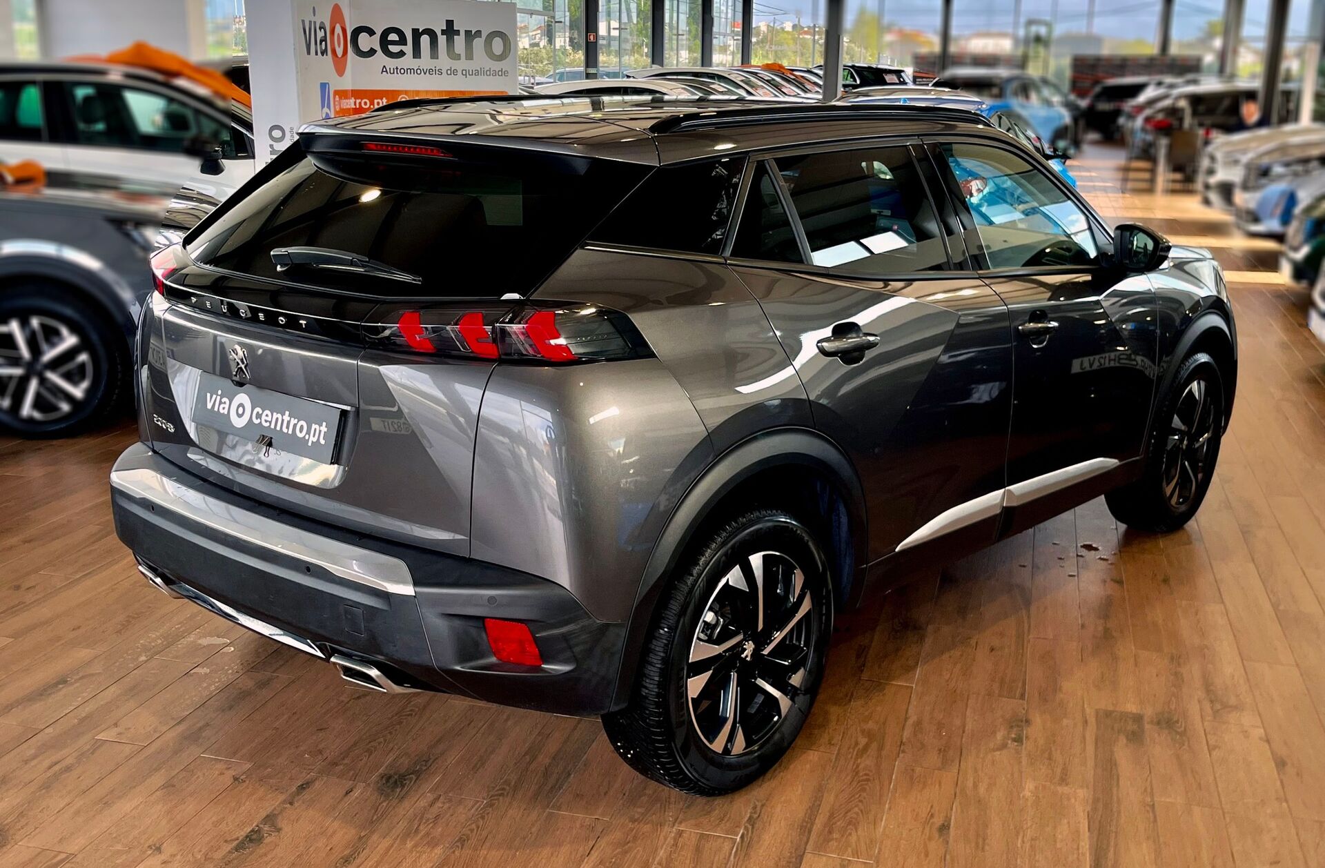 PEUGEOT 2008 1.2 PureTech Allure Pack EAT8