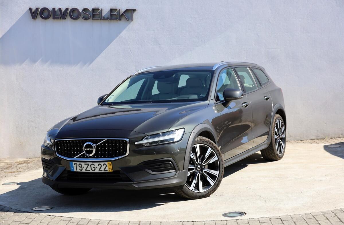 VOLVO V60 2.0 D4 Momentum Geartronic