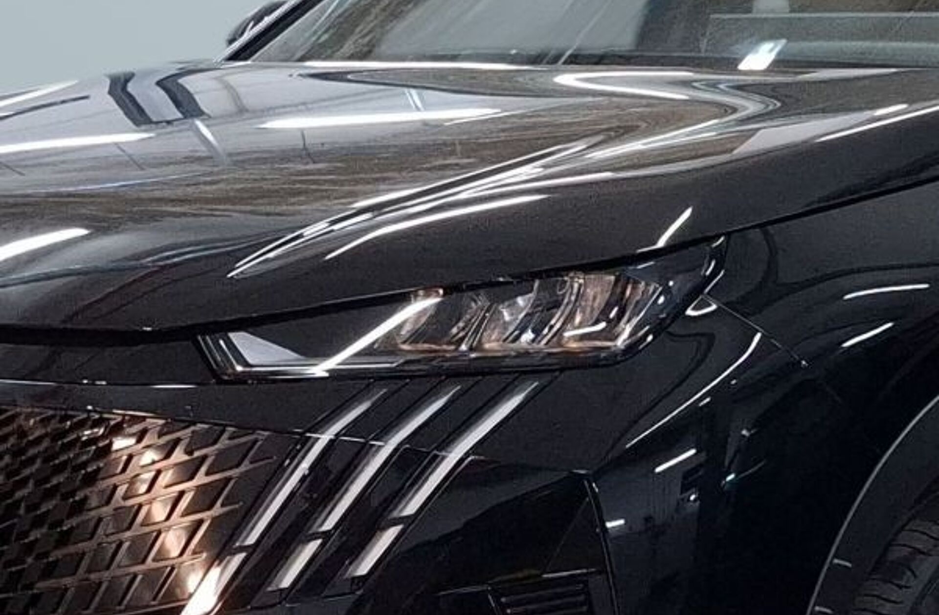 PEUGEOT 3008 1.2 Hybrid Allure e-DCS6