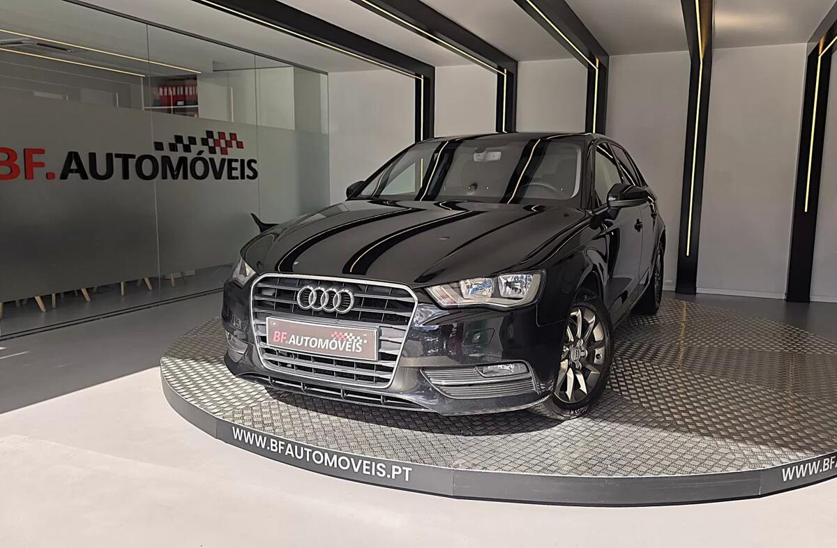 AUDI A3 1.6 TDi Advance S tronic