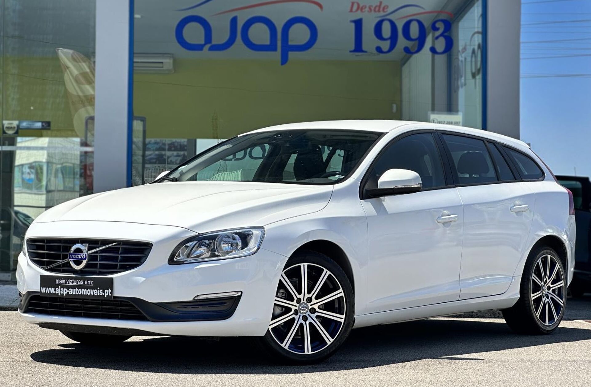 VOLVO V60 2.0 D2 Momentum