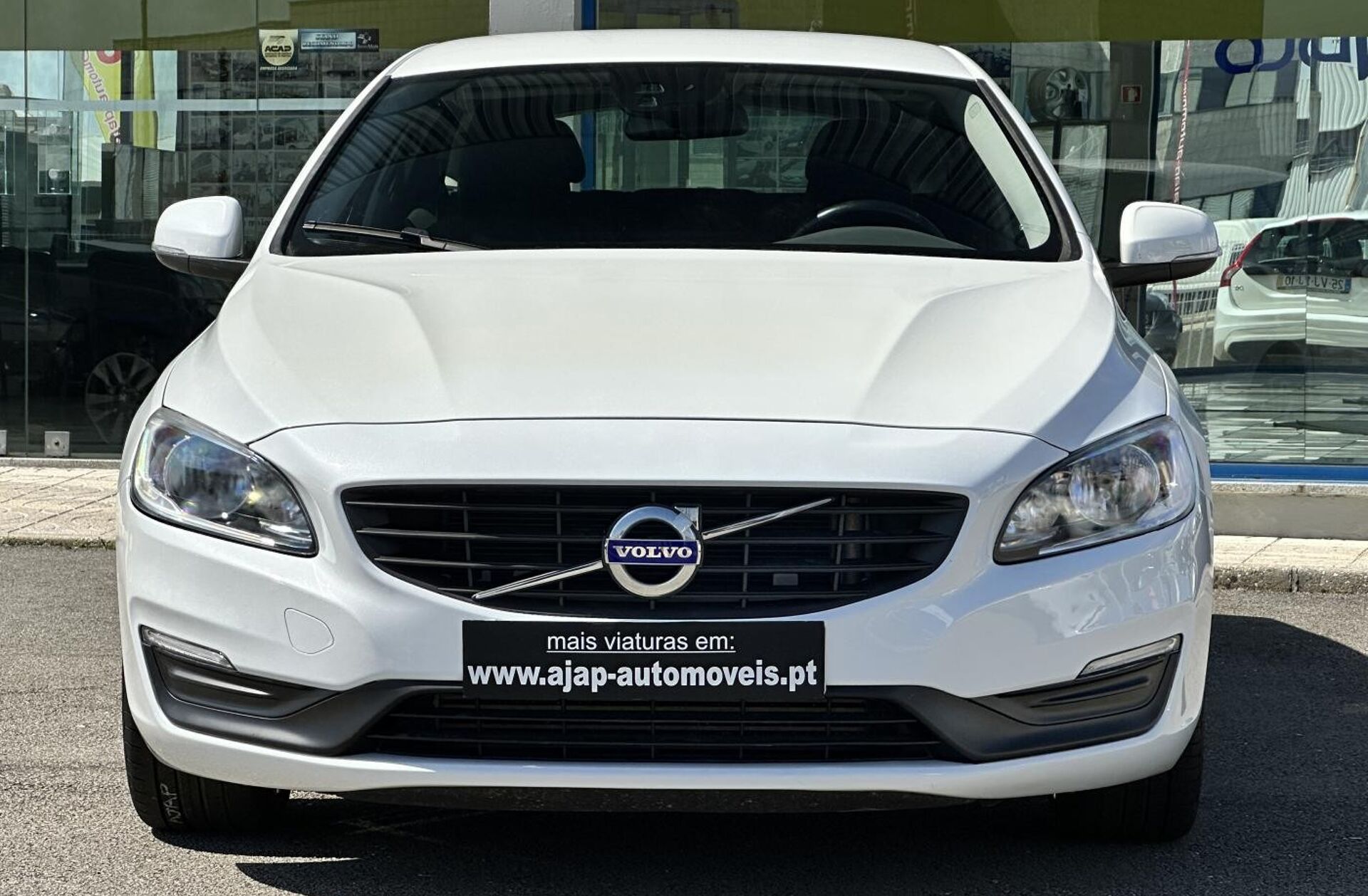 VOLVO V60 2.0 D2 Momentum