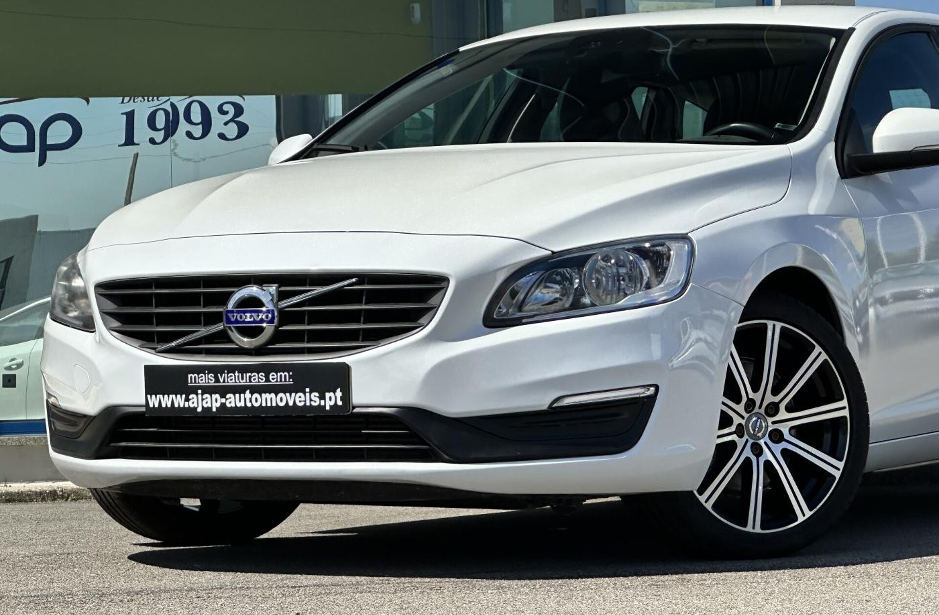 VOLVO V60 2.0 D2 Momentum